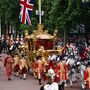 Desfile encerra comemorações do Jubileu de Platina de Isabel II 