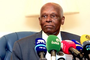 José Eduardo dos Santos confirma quadro clínico 'crítico' e pede privacidade