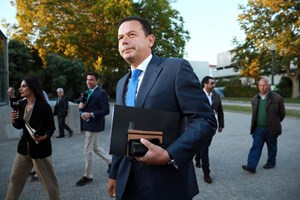 Luís Montenegro faz as malas e vai… 'sentir Portugal'