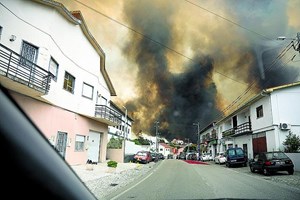 Mais de 2.500 bombeiros combatem 46 incêndios em dia de calor extremo