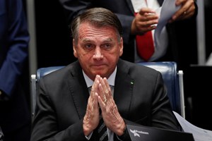Bolsonaro terá escondido projeções de casos e mortes na pandemia