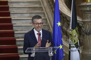 Presidentes de Junta do PS acusam Moedas de 'escolher um lado' na crise da Habitação