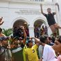 Sri Lanka: enquanto o presidente foge para as Maldivas os protestos continuam em Colombo