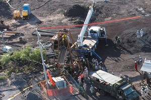 Resgate de 10 mineiros no México cancelado devido ao risco de derrocada