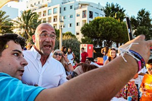 Passos, o desejado, voltou para selfies
