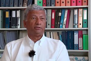 WhatsApp Video 2022-08-03 at 14.58.03.mp4