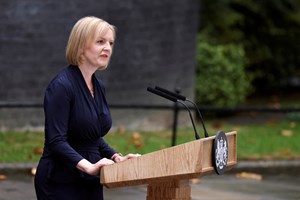 Líderes políticos apelam que Liz Truss não receba subsídio de ex-primeira-ministra