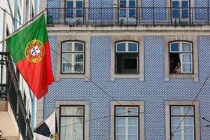 S&P sobe 'rating' de Portugal para três níveis acima de lixo