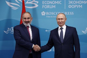 Arménia acusa Azerbaijão de matar 49 soldados numa noite