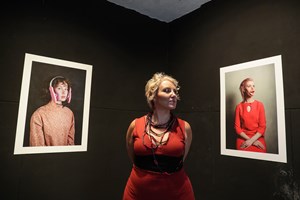 Investigadora convidada a fazer cirurgias estéticas durante trabalho sobre busca pela perfeição