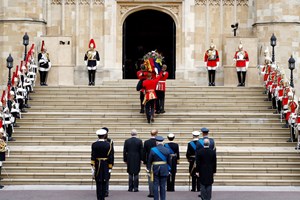 Isabel II já foi sepultada em Windsor depois de um dia de despedidas