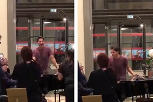 Justin Trudeau apanhado a cantar Bohemian Rhapsody dias antes do funeral da rainha