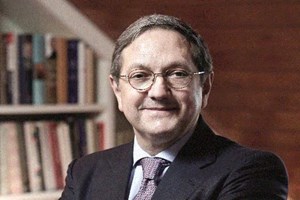 Embaixador sob investigação tem livro prefaciado por Passos Coelho