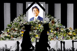 Funeral de Shinzo Abe mais caro do que o da rainha Isabel II