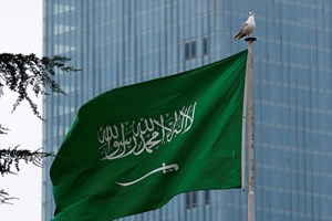 Arábia Saudita condena à morte irmão de ativista por críticas na internet