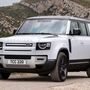 Não é que ligaram o Land Rover Defender 110 à tomada?