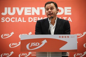 Como o PSD entrou na revisão constitucional à boleia do Chega