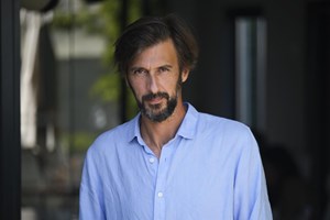 Bruno Nogueira é o novo cronista da SÁBADO