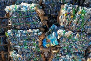 Reciclagem? Redução de plástico só com reutilização em massa