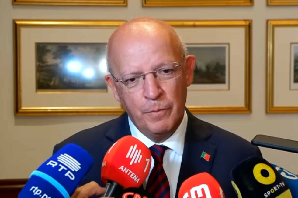 Santos Silva em entrevista aos jornalistas