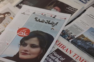 Jornalistas iranianas que revelaram caso de Mahsa Amini em risco de pena de morte