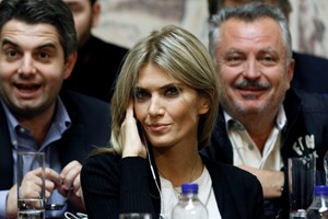 Qatargate: Eva Kaili vai sair da prisão com pulseira eletrónica