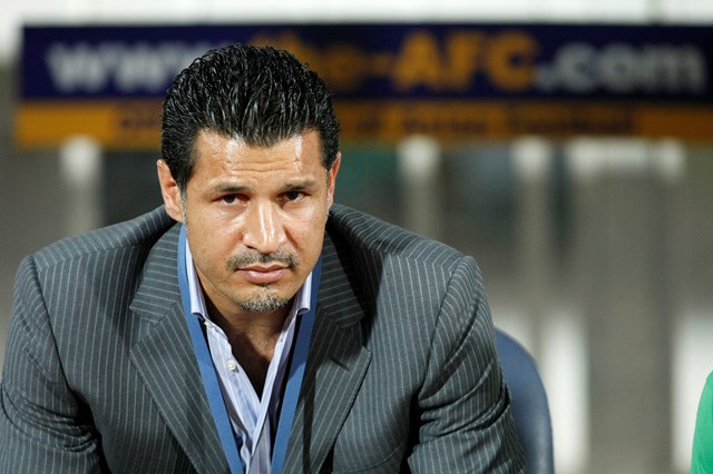 Lenda do futebol iraniano, Ali Daei faz denúncias contra governo