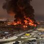 Incêndio de grandes dimensões deflagra num centro comercial em Moscovo