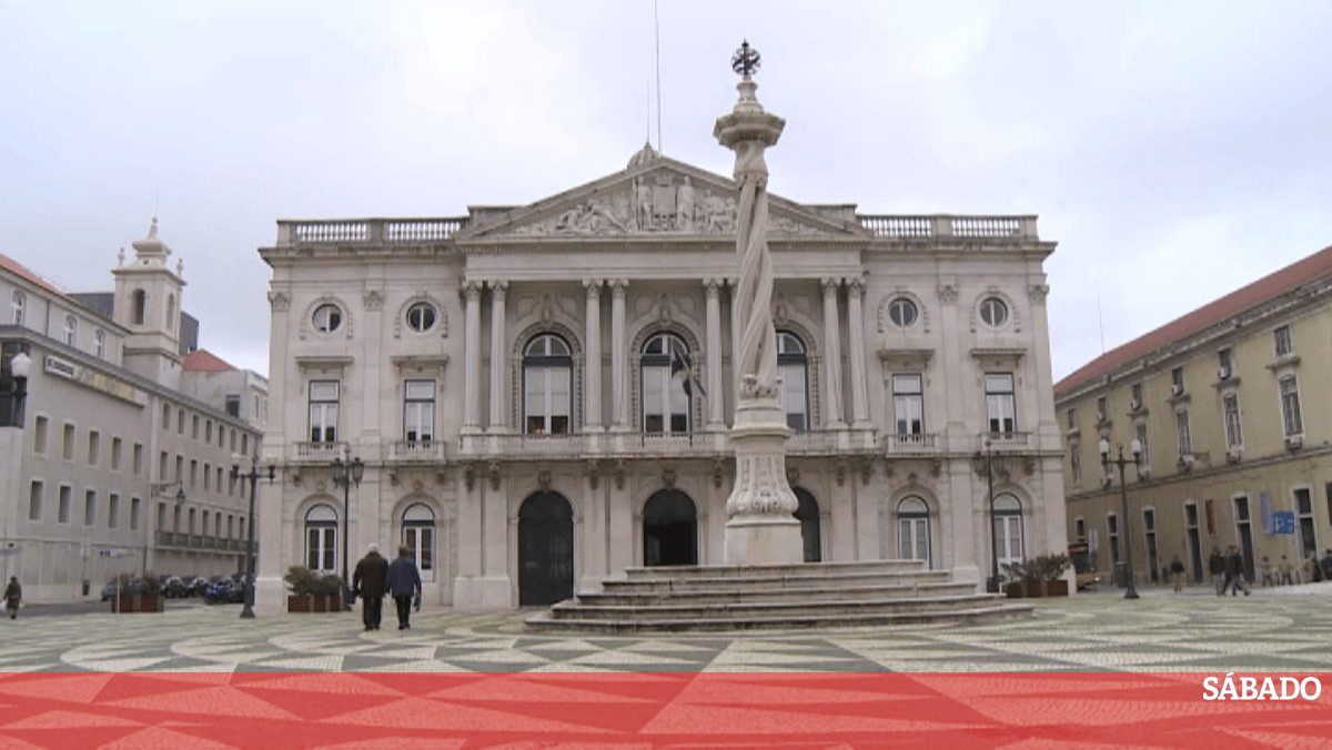 Lisbon City Council Advises Employees on Working During Vacation - Controversy Erupts