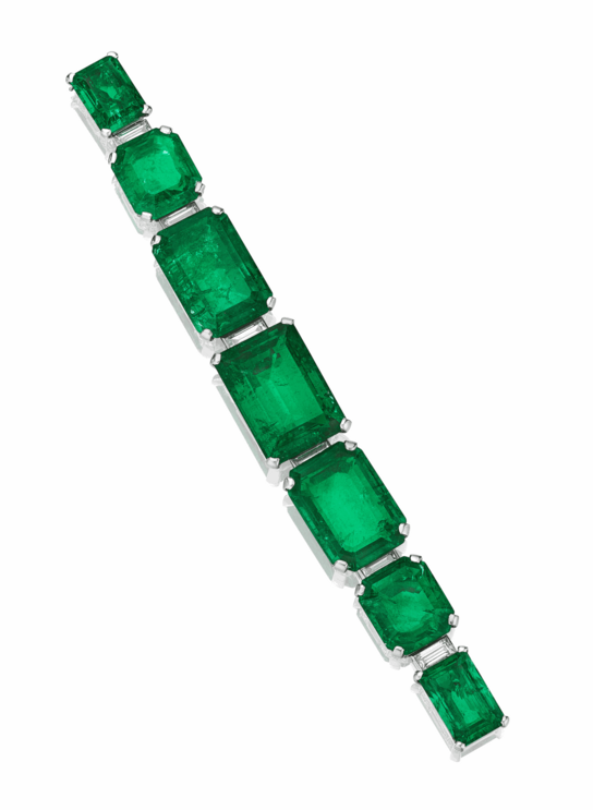 Política de aquisições enriquece Bonhams