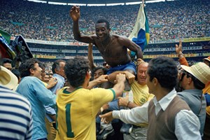 Pelé: o extraterrestre que veio de Três Corações