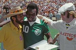 Pelé: uma estrela pop - como Jesus Cristo e a Coca-Cola