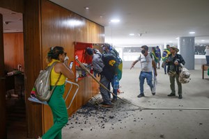Os vídeos mais impressionantes da invasão em Brasília 