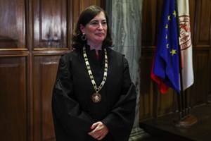 Nova bastonária toma posse com objetivo de garantir mais direitos aos advogados