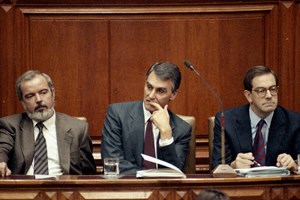 Cavaquismo vs. Costismo. Como lidar com a crise na maioria? 