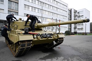 Portugal pode enviar três tanques Leopard 2 à Ucrânia, diz Costa 