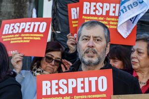 Fenprof acusa ministro da Educação de estar 'a dormir'