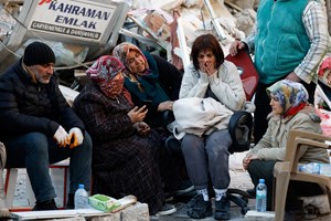 Sismo na Turquia e Síria: Sobreviventes desesperados com fome e frio. Mortes ultrapassam as 19 mil
