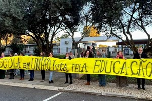 Professores de Oeiras chamados à PSP por causa de cordão humano 