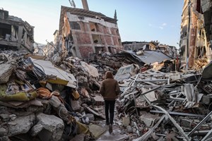 Sismo na Turquia e Síria matou mais de 25 mil pessoas 