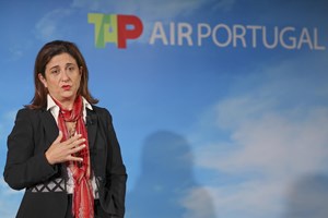 TAP: Medina acredita que Christine Ourmières-Widener não terá direito a indemnização