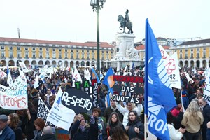 Professores manifestam-se em Lisboa e no Porto a 4 de março 