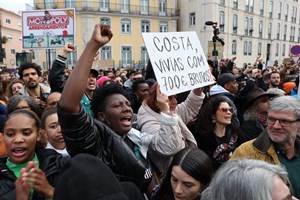 'Costa, escuta: o povo está em luta'