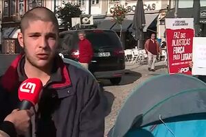 Tendas em frente ao Banco de Portugal em Braga para exigir habitação acessível