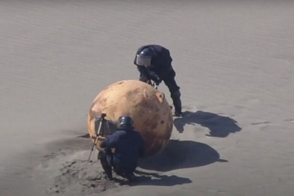 Esfera encontrada no Japão 