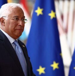 Conselho da UE pronto para negociar com eurodeputados proteção 'online' de crianças