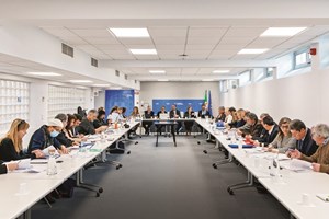 Negociações na Educação. Os segredos da sala da crise 