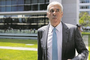Sócrates diz que “PS é a vítima perfeita”