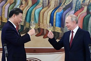 Putin vai à China. “Dependência económica de Moscovo a Pequim criou um desequilíbrio de poder”