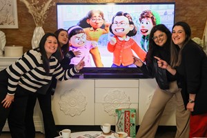 Vamos sair? Não, fazemos a festa em casa